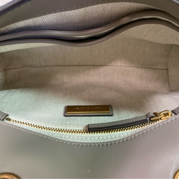 NEW Tory Burch Kira Chevron Gray Heron Leather Small Shoulder Bag/Crossbody Bag - Picture 9 of 16